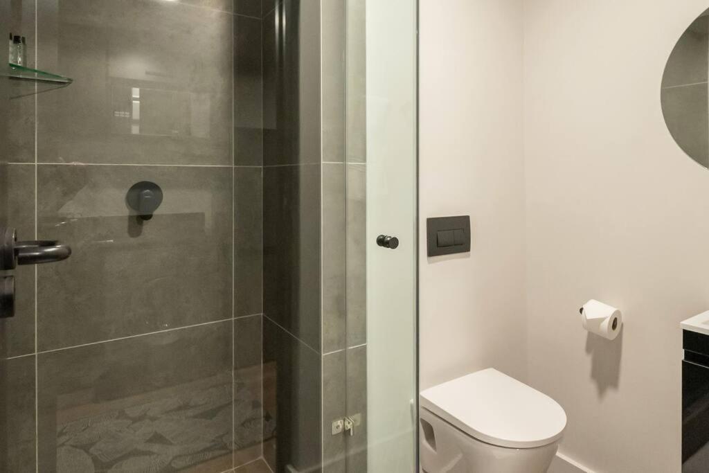Brand New, Modern In Loop Street * Cape Town