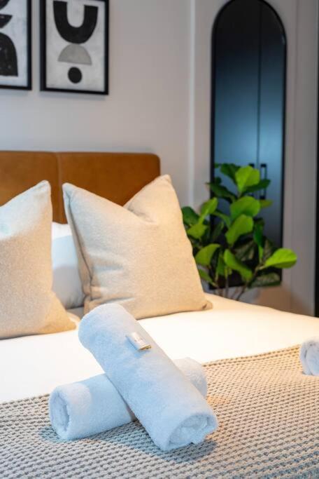 Apartment Brand New, Modern In Loop Street *