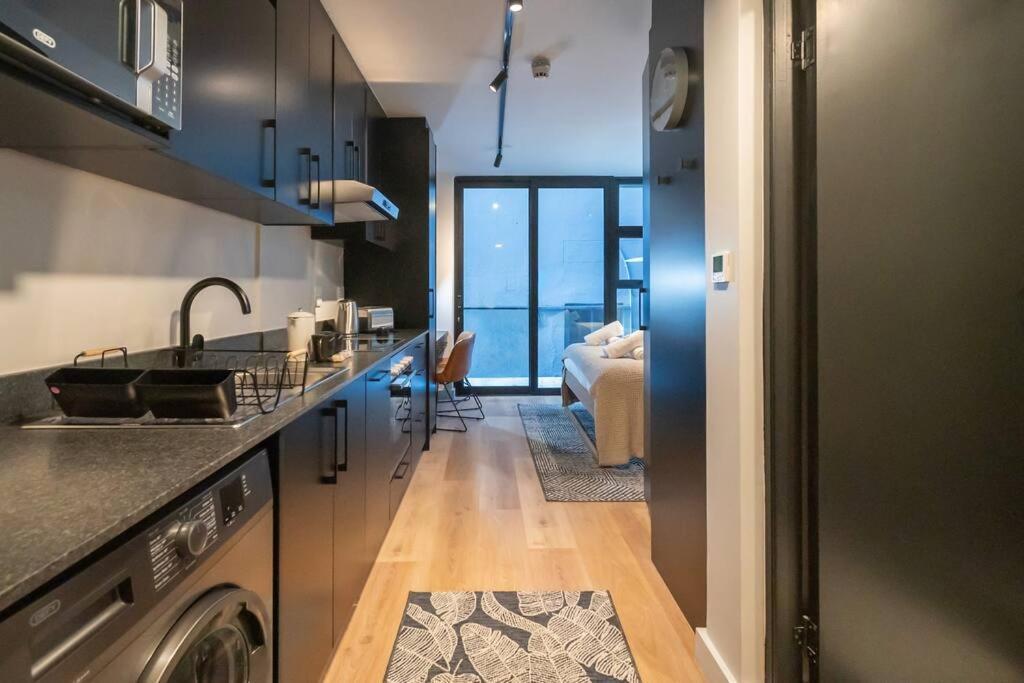 Brand New, Modern In Loop Street * Cape Town