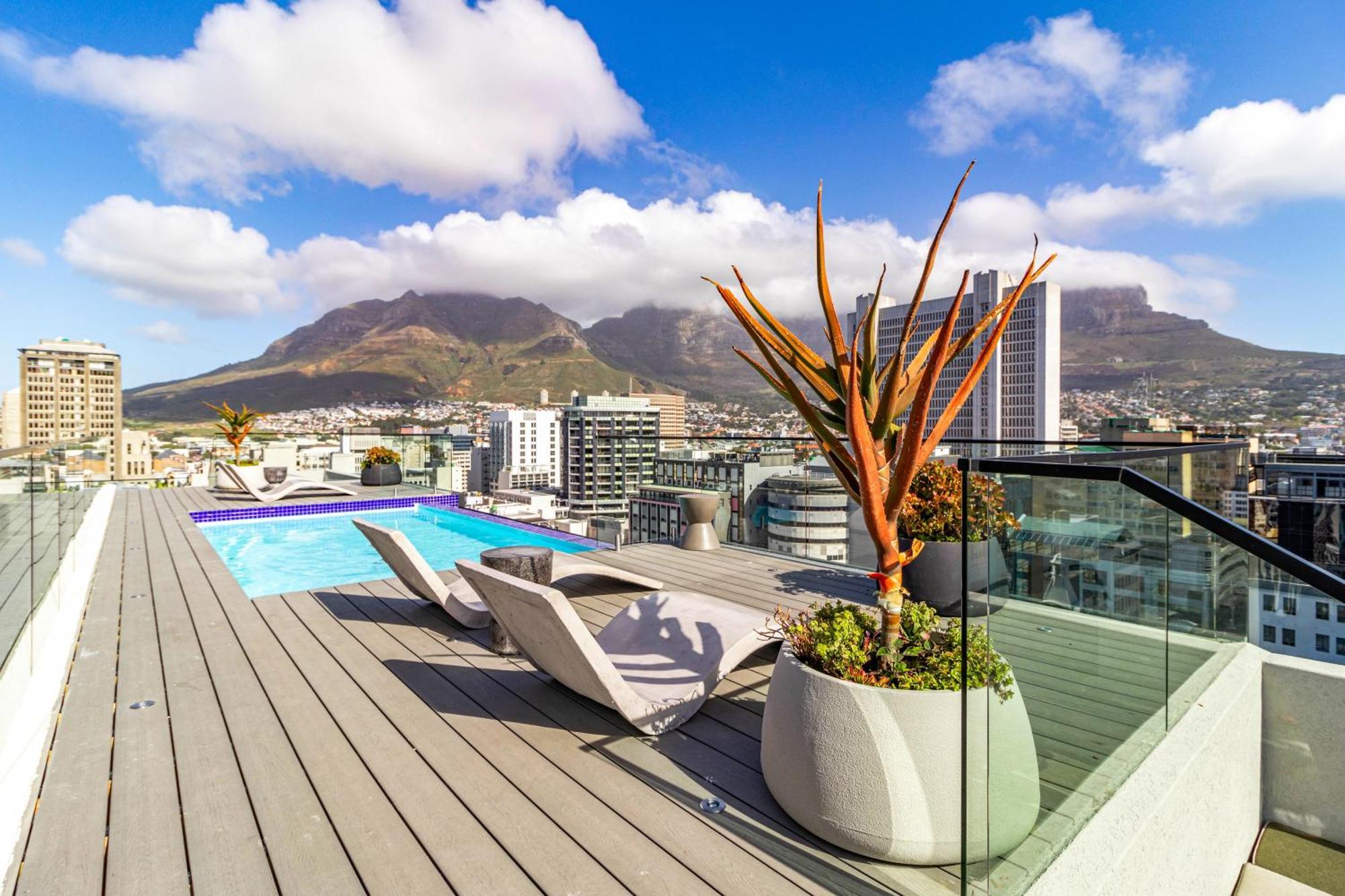 Brand New, Modern In Loop Street Cape Town