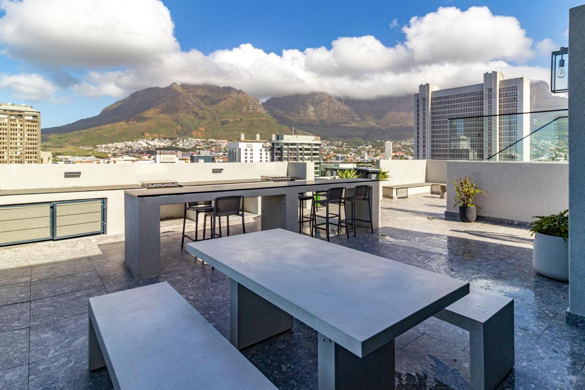 Brand New, Modern In Loop Street Cape Town