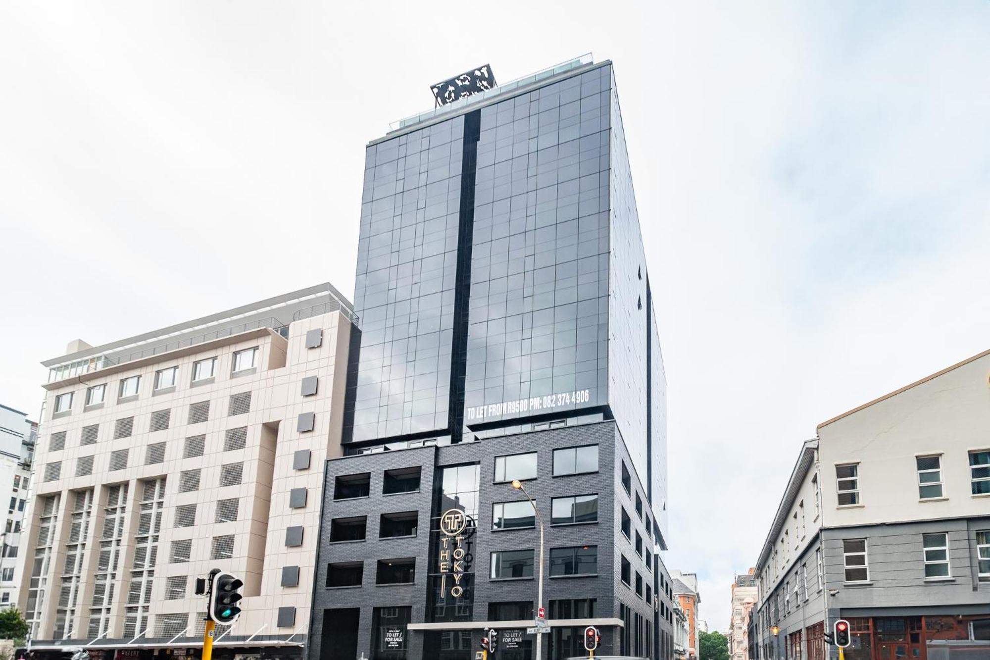 Brand New, Modern In Loop Street Apartment *